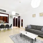 Chalet Homes - Dubai Luxe Stay - Burj Khalifa Fireworks View Downtown